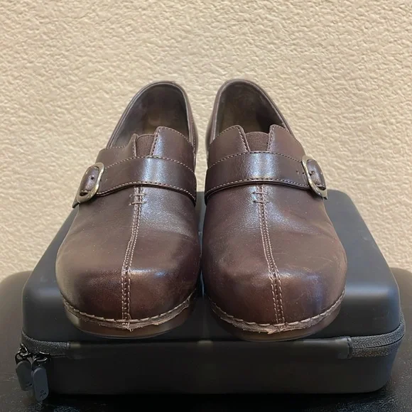 Dansko Tamara Women's Brown Leather Clogs Size 39 - Picture 4 of 8